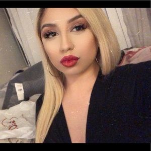 Meet your Posher, Desiree